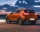 Pohled zezadu na MG ZS SUV