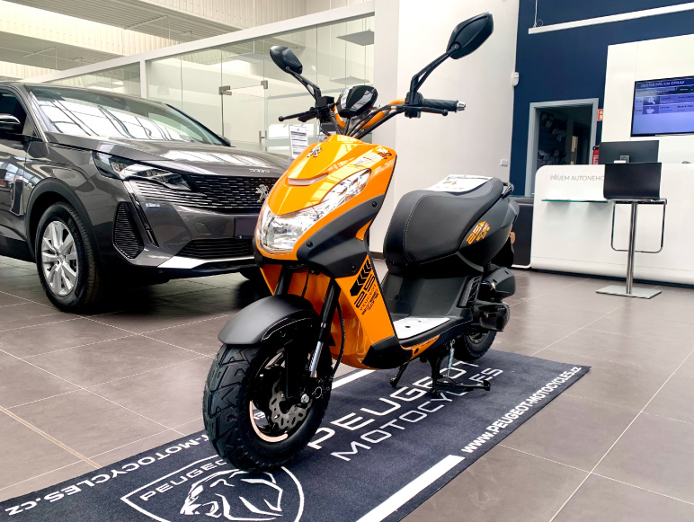 PEUGEOT STREETZONE 50I 4T 10" VITAMIN ORANGE Lenner Motors