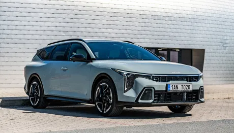 Kia K4 - Lenner Motors