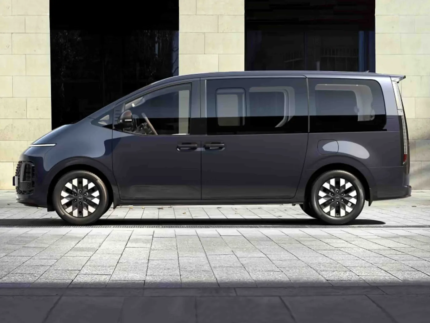 Nová Hyundai Staria- Lenner Motors