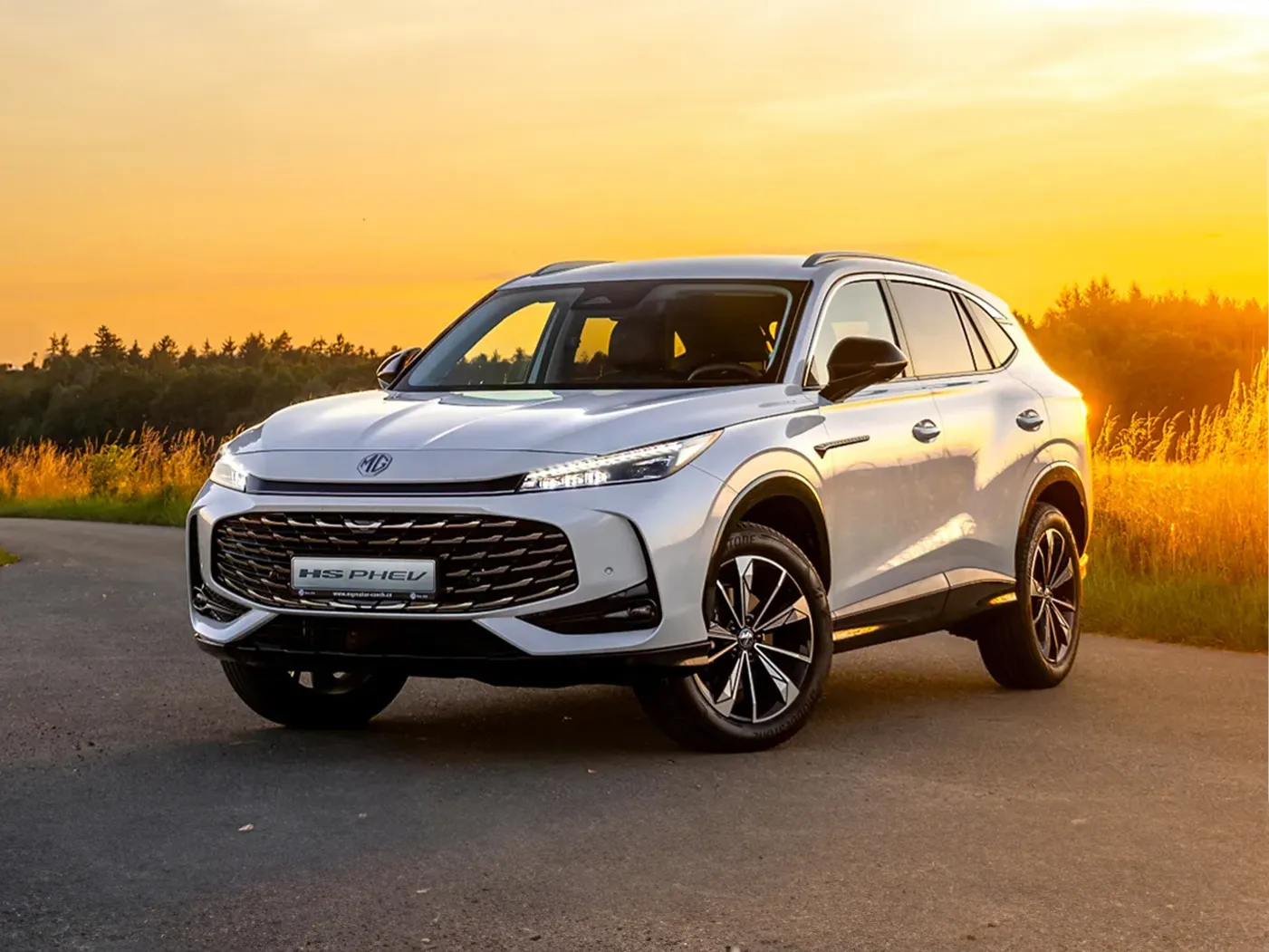 MG HS PHEV operativní leasing - Lenner Motors