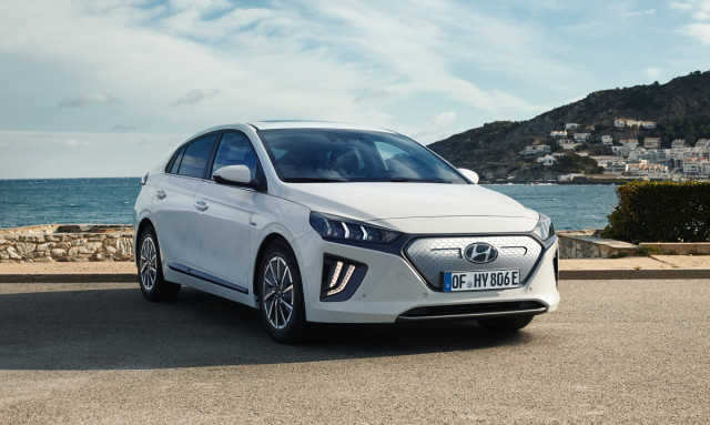 Hyundai IONIQ Electric white