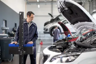 Autorizovaný servis Peugeot - seřizování světel