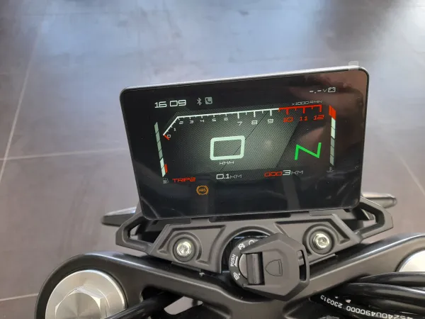 Peugeot PM-01- Lenner Motors