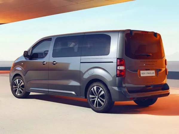 nový peugeot traveller- Lenner Motors