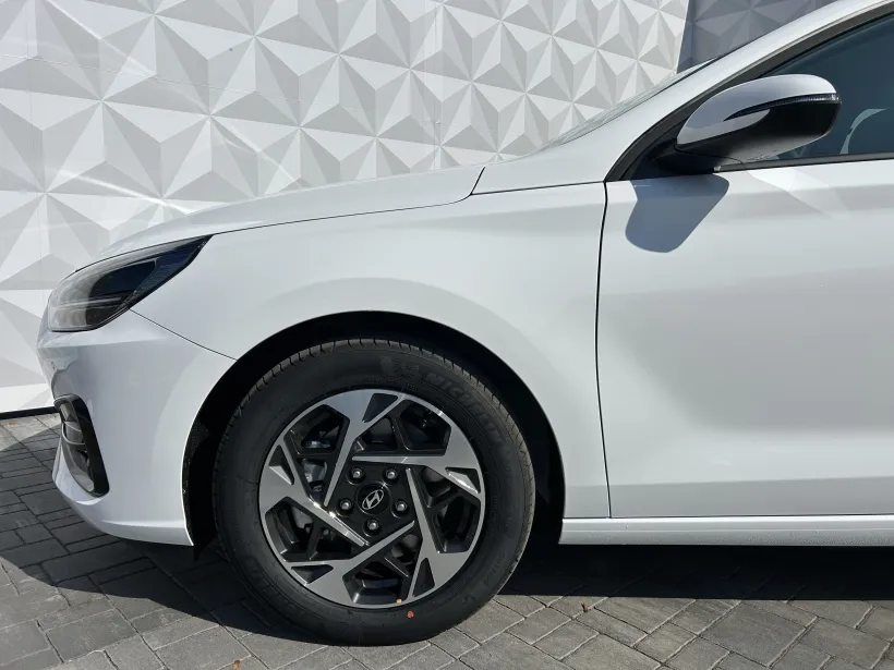 Hyundai i30 HB 1.5i COMFORT 16" ALU