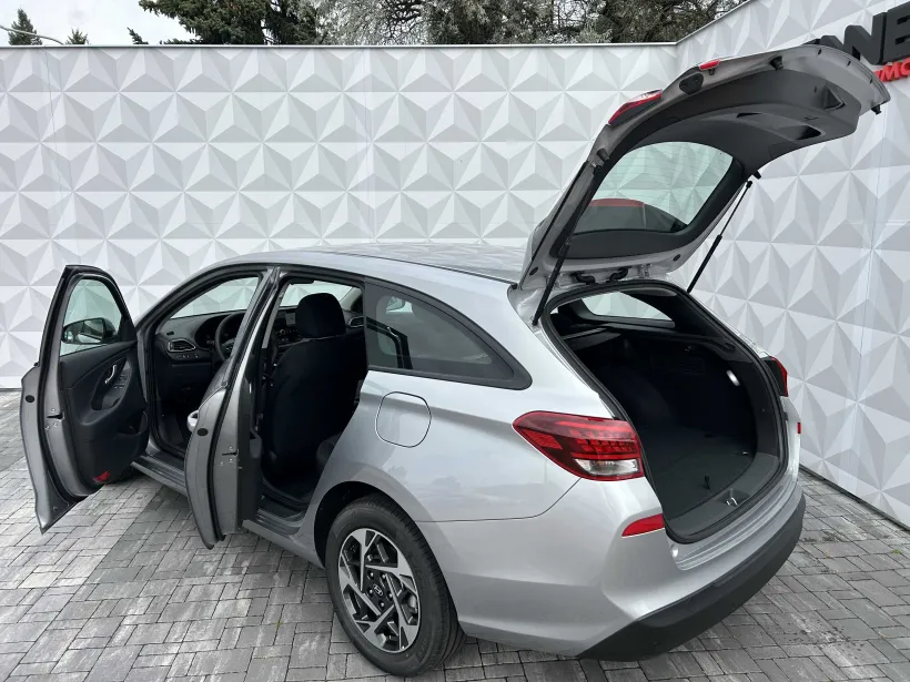 Hyundai i30 WG 1.5i COMFORT 16" ALU