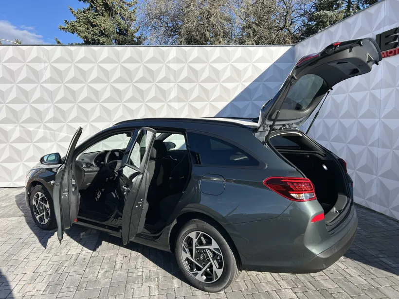 Hyundai i30 WG 1.5i GO Czech!