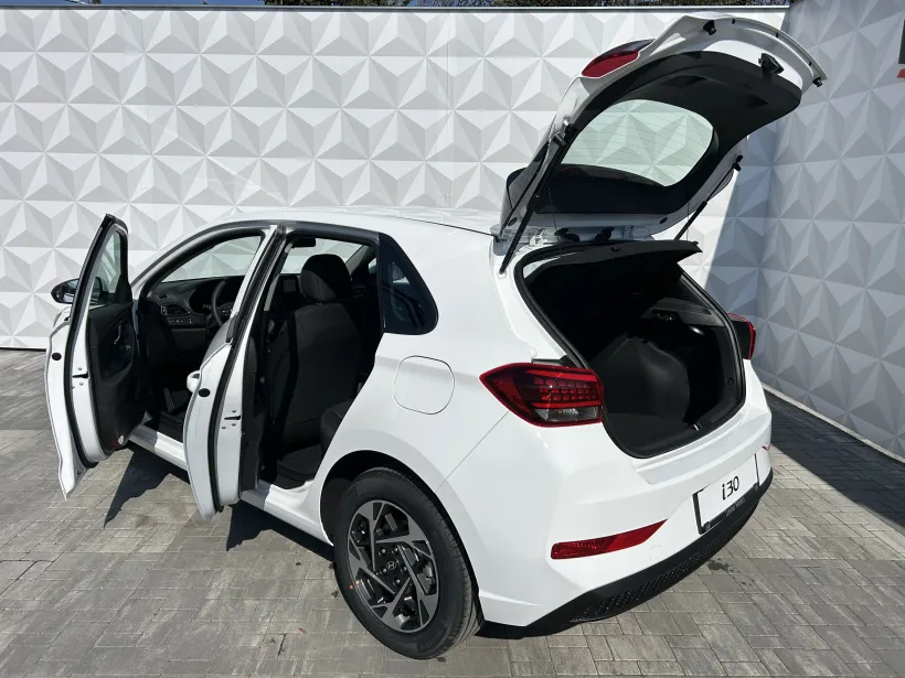 Hyundai i30 HB 1.5i COMFORT 16" ALU