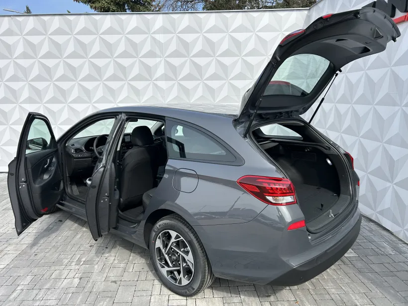 Hyundai i30 WG 1.5i GO Czech!