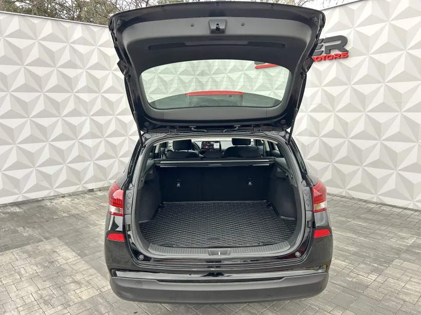 Hyundai i30 WG FL 1.5i COMFORT 16" ALU