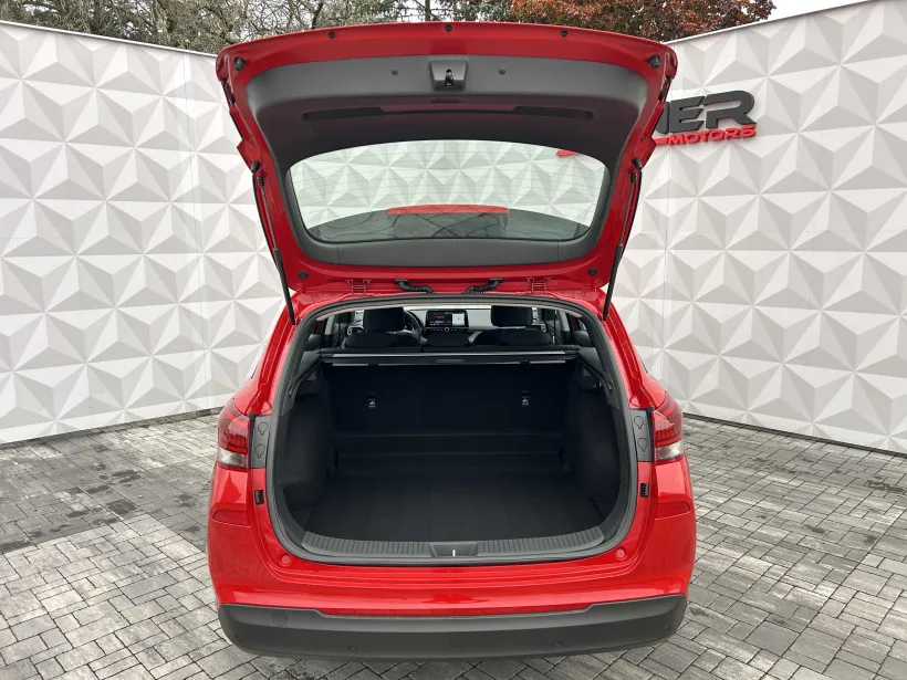 Hyundai i30 WG 1.5i COMFORT 16" ALU