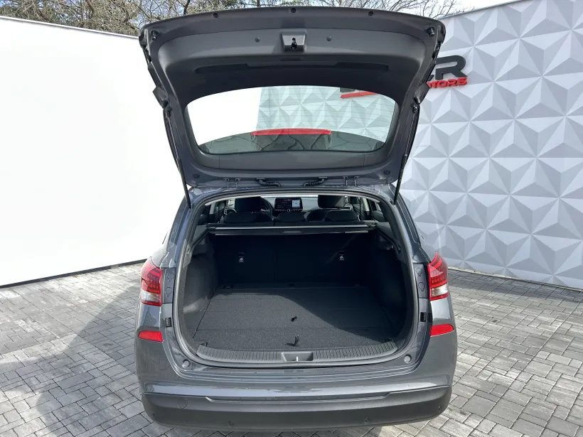 Hyundai i30 WG 1.5i COMFORT 16" ALU