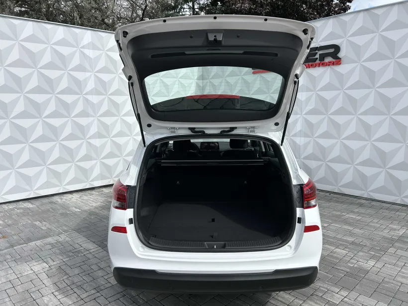 Hyundai i30 WG 1.5i COMFORT 16" ALU