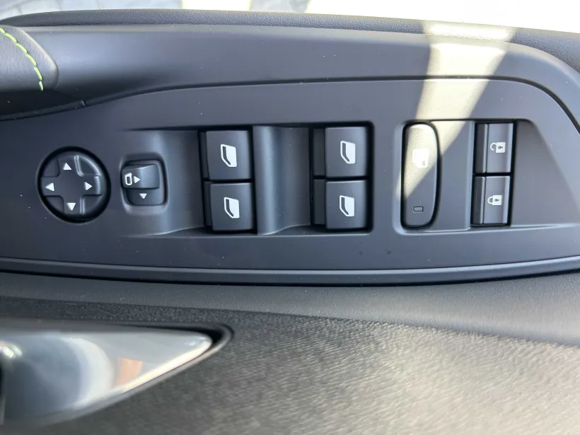 Peugeot 408 GT Plug-in HYBRID 225 e-EAT8