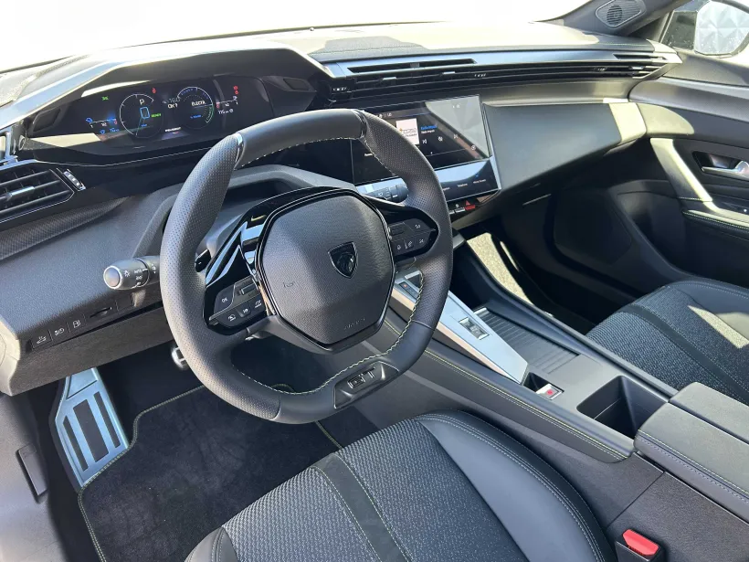 Peugeot 408 GT Plug-in HYBRID 225 e-EAT8