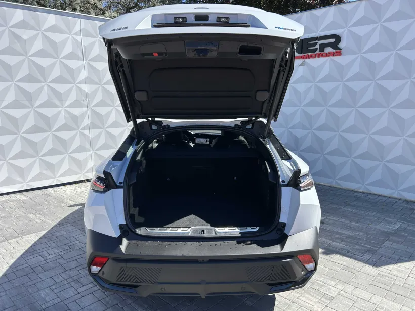 Peugeot 408 GT Plug-in HYBRID 225 e-EAT8