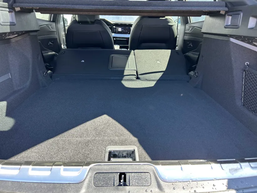 Peugeot 408 GT Plug-in HYBRID 225 e-EAT8