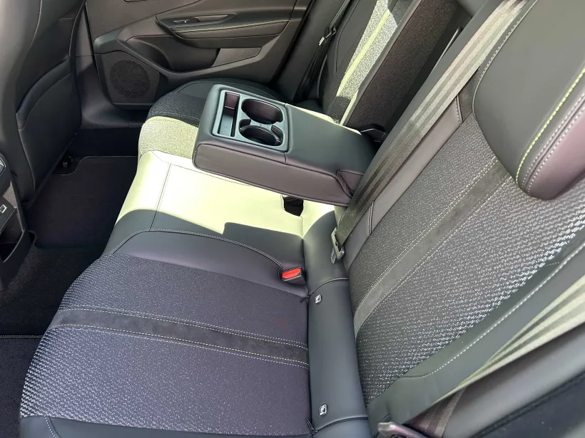 Peugeot 408 GT Plug-in HYBRID 225 e-EAT8