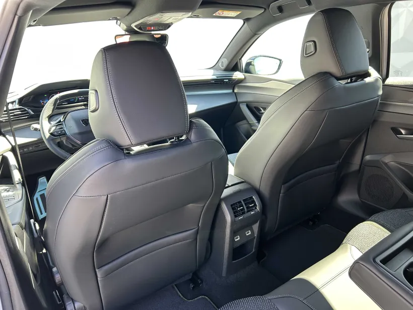 Peugeot 408 GT Plug-in HYBRID 225 e-EAT8