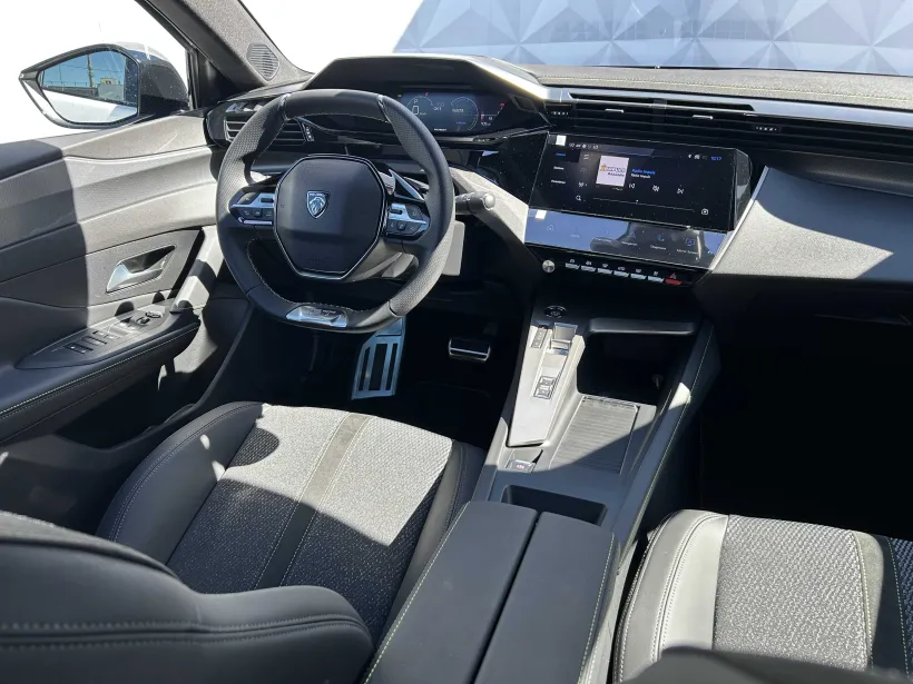 Peugeot 408 GT Plug-in HYBRID 225 e-EAT8