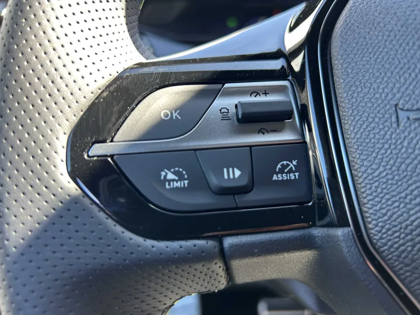 Peugeot 408 GT Plug-in HYBRID 225 e-EAT8