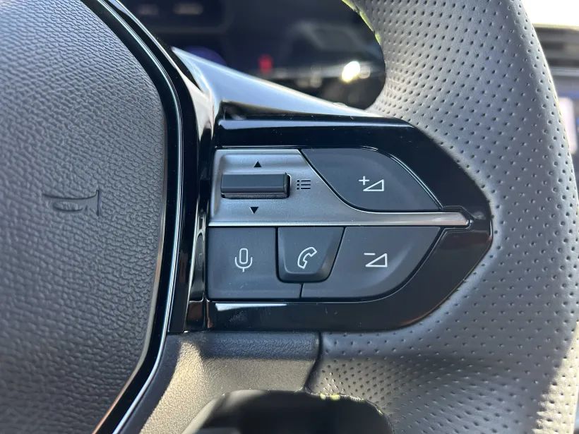 Peugeot 408 GT Plug-in HYBRID 225 e-EAT8