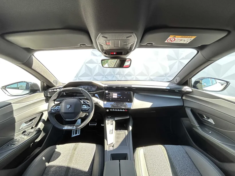 Peugeot 408 GT Plug-in HYBRID 225 e-EAT8