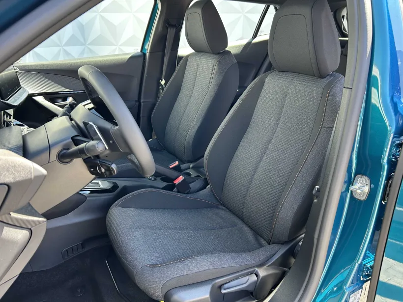 Peugeot 2008 STYLE Hybrid 145 e-DCS6