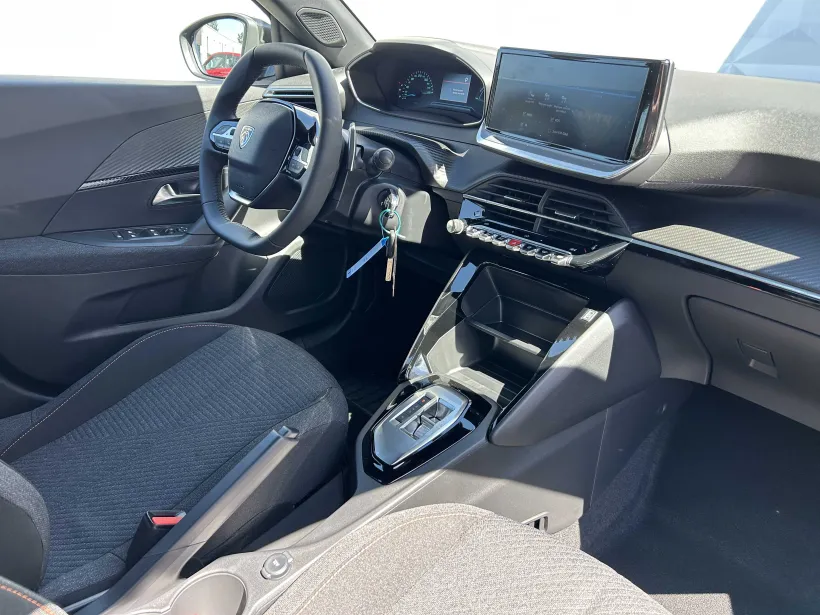 Peugeot 2008 STYLE Hybrid 145 e-DCS6