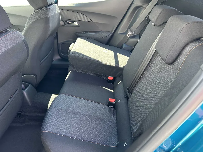 Peugeot 2008 STYLE Hybrid 145 e-DCS6