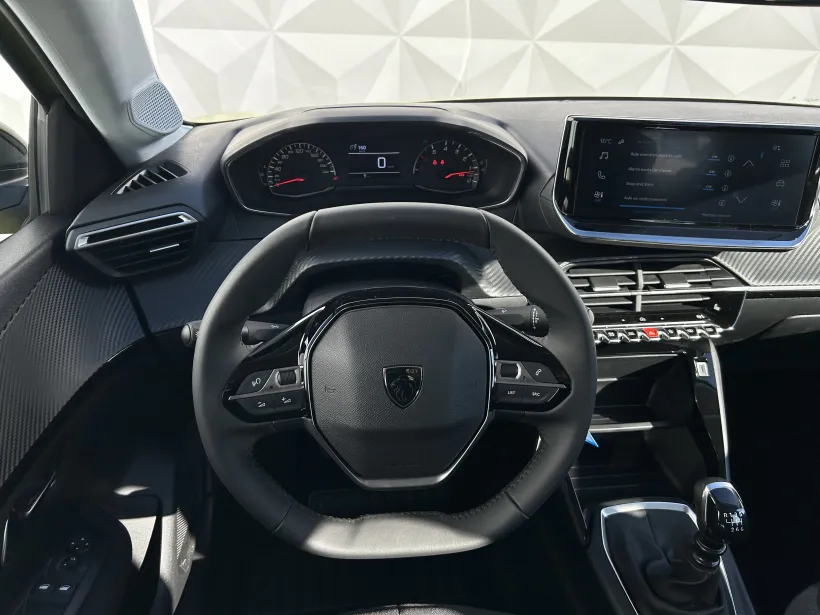 Peugeot 208 STYLE PureTech100 MAN6