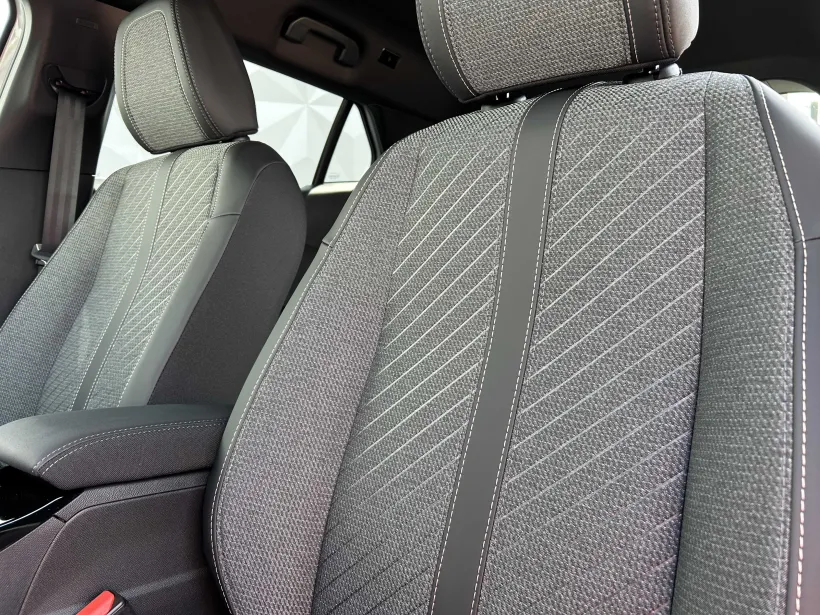 Peugeot 2008 ALLURE PureTech 130 S&S EAT8 