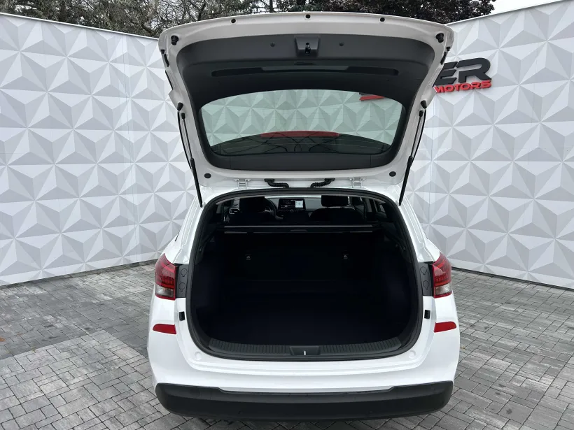 Hyundai i30 WG 1.5i GO Czech! CLIMATE