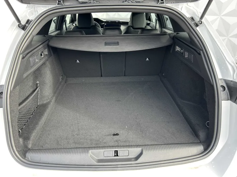 PEUGEOT 308 SW GT Plug-in HYBRID 180 e-EAT8