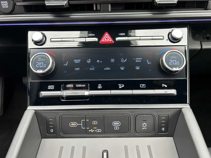 Hyundai SANTA FE 1.6 T-GDi PHEV 4WD CALLIGRAPHY