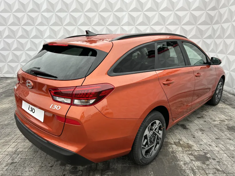 Hyundai i30 1.6 GO Czech kombi
