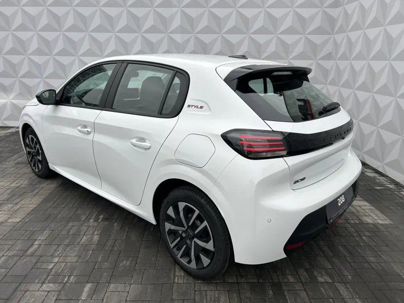 Peugeot 208 STYLE PureTech100 MAN6