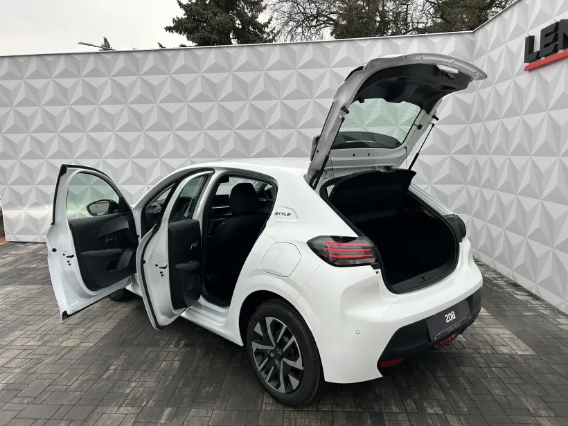 Peugeot 208 STYLE PureTech100 MAN6