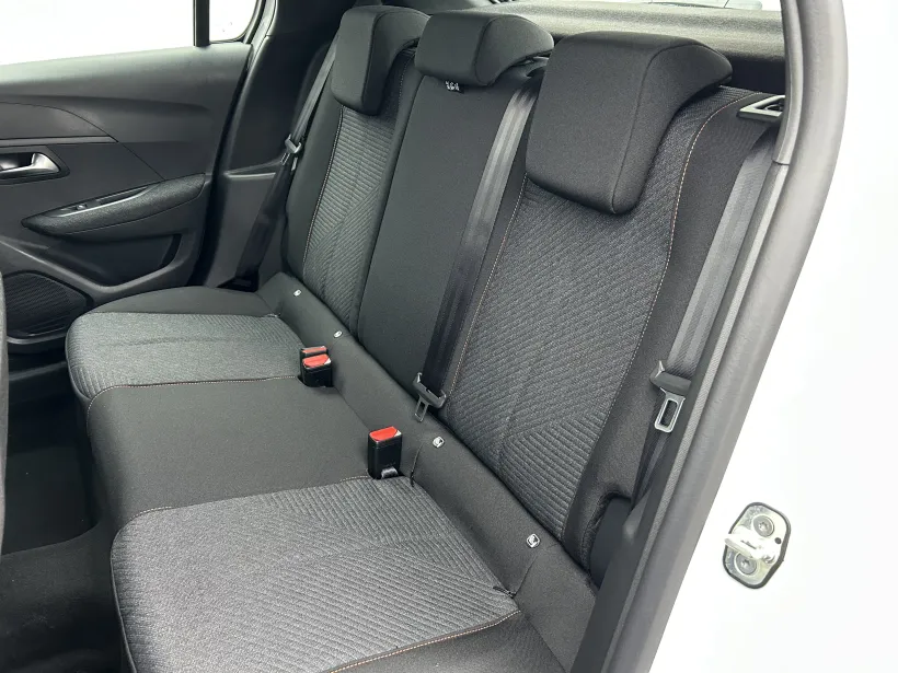 Peugeot 208 STYLE PureTech100 MAN6
