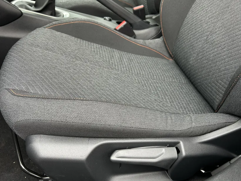 Peugeot 208 STYLE PureTech100 MAN6