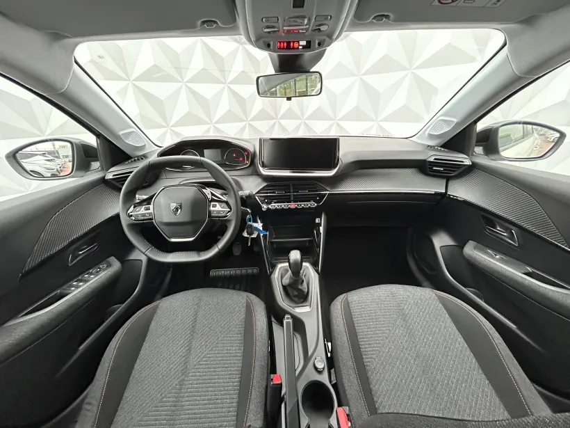 Peugeot 208 STYLE PureTech100 MAN6