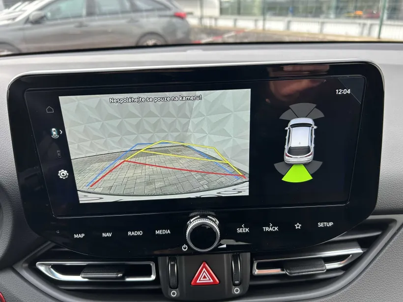 Hyundai i30 fastback červený