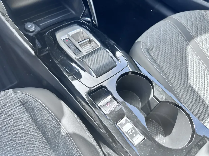 Peugeot 208 ALLURE Hybrid 110 e-DCS6