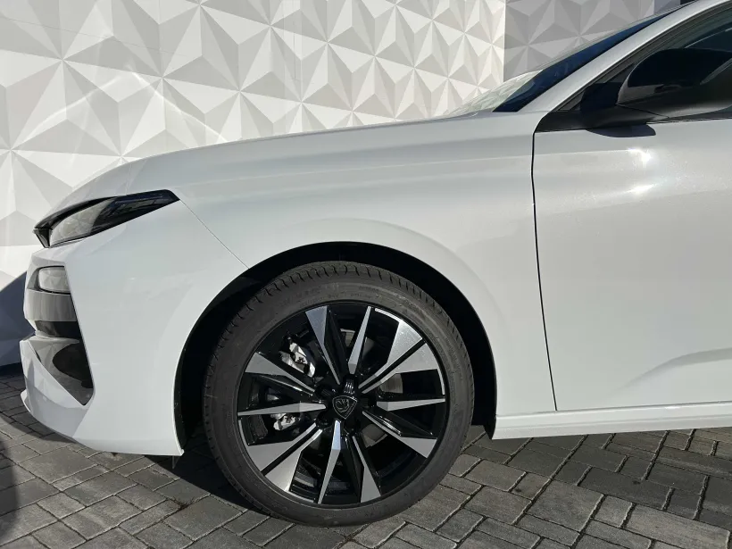 new308 ALLURE Hybrid 145 e-DCS6