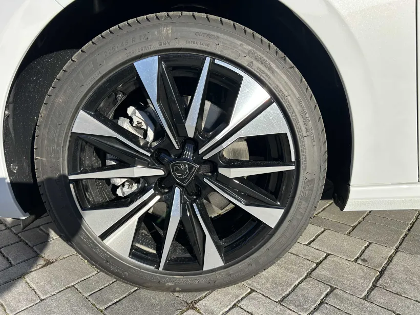 new308 ALLURE Hybrid 145 e-DCS6