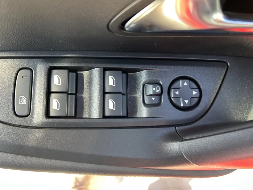 Peugeot 2008 ALLURE PureTech 130 S&S EAT8 
