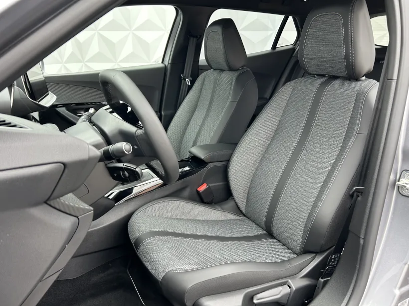 Peugeot 2008 ALLURE PureTech 130 S&S EAT8 