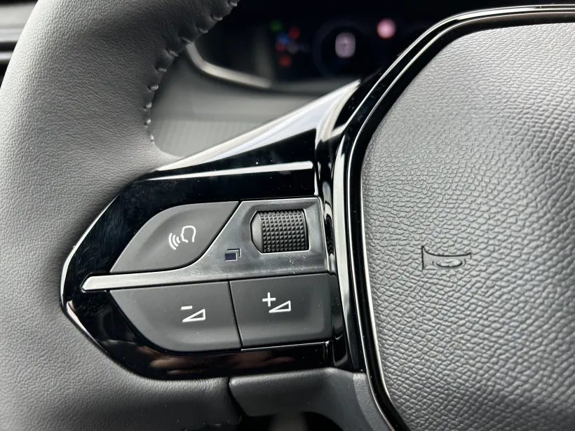 Peugeot 2008 ALLURE PureTech 130 S&S EAT8 