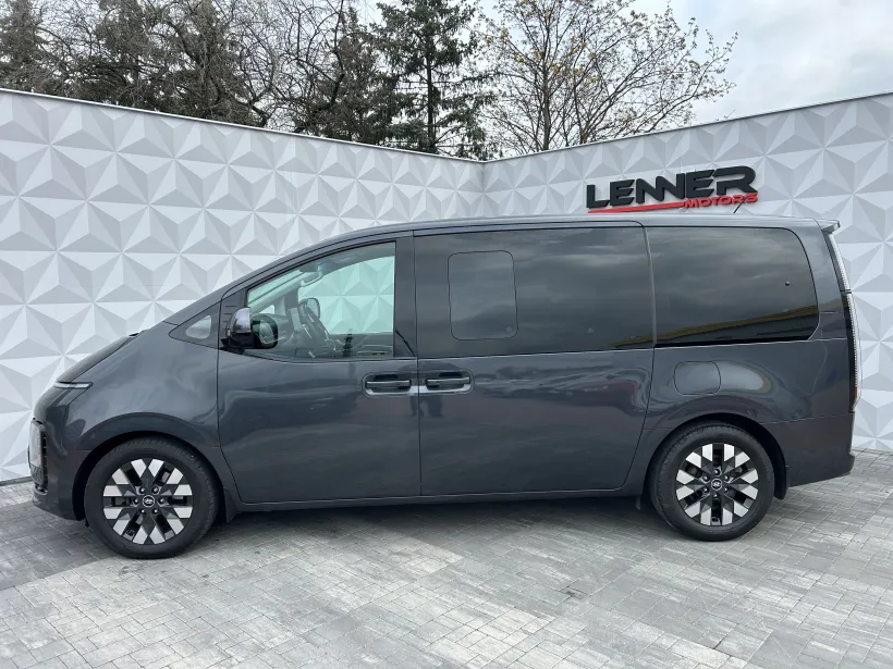 Staria 2.2 CRDi 4x4 7míst AT LUXURY 
